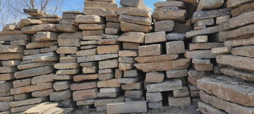 老石板、舊石材與仿古石材加工廠家價格與工藝解析